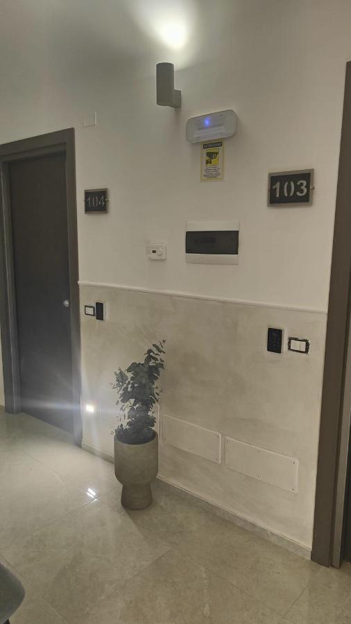 Novara Bagian luar foto