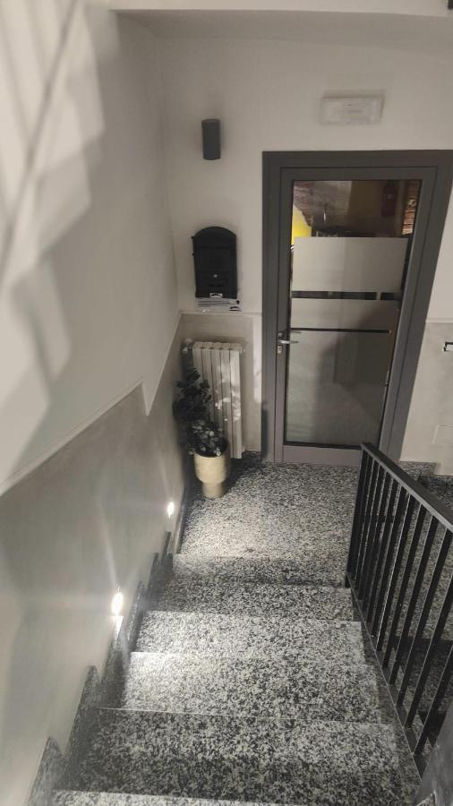 Novara Bagian luar foto