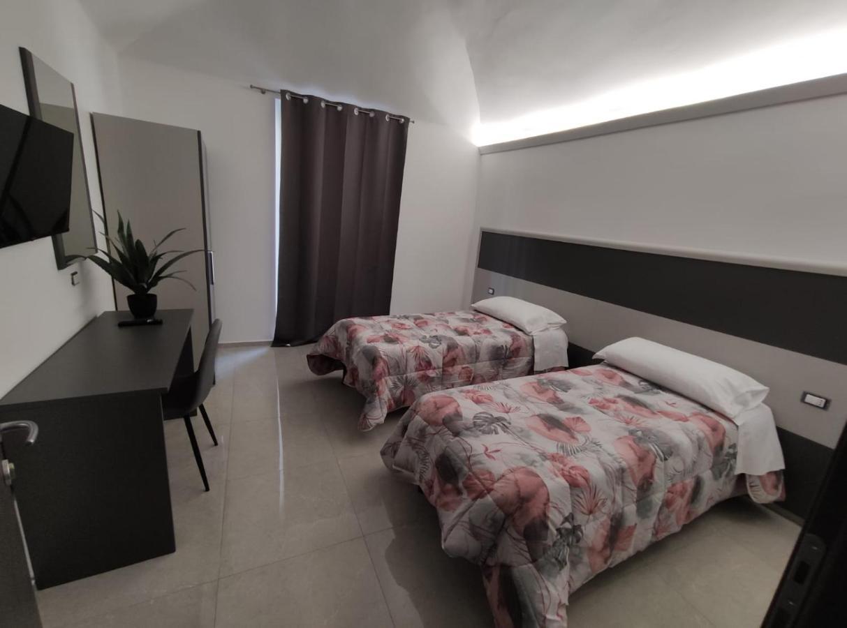 Novara Bagian luar foto
