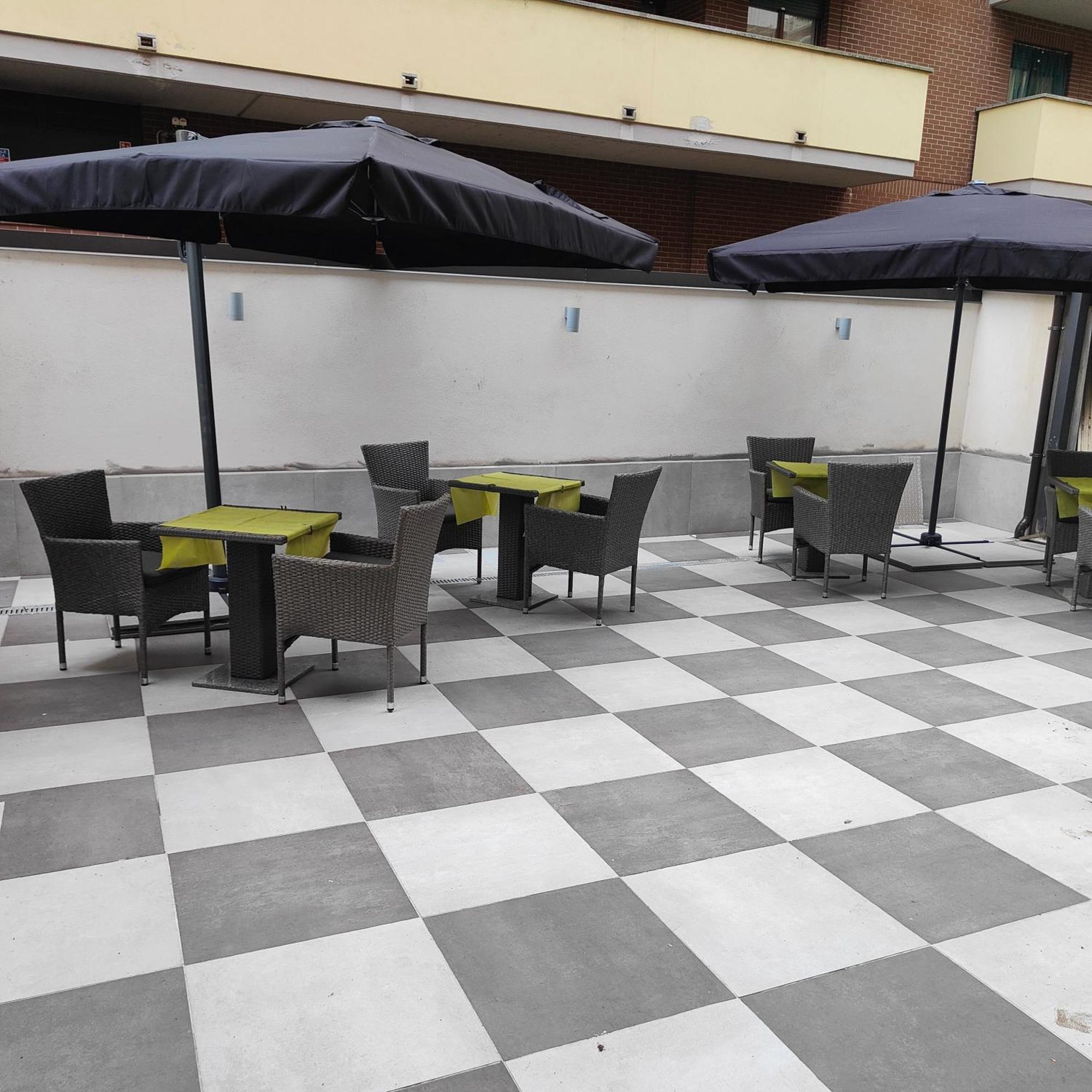 Novara Bagian luar foto